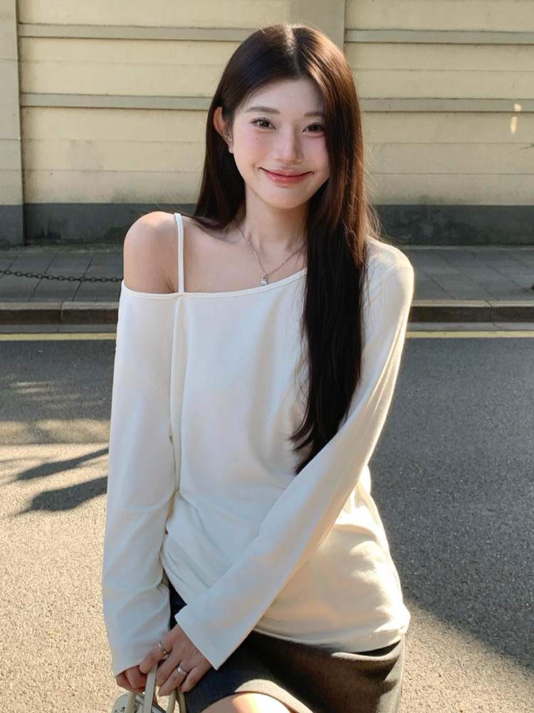 Off-Shoulder Casual Asymmetrical Top for Women, Spring Niche Design, Elegant Off-Shoulder Style, Simple One-Shoulder Long-Sleeve T-Shirt