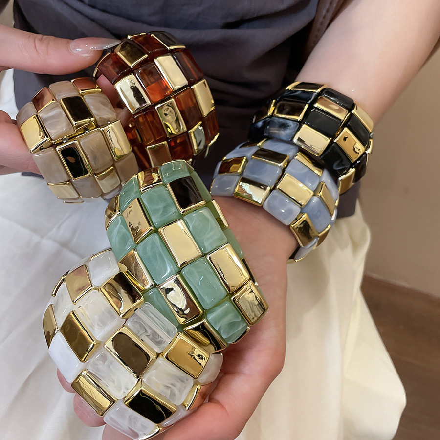 European and American Contrasting Color Acrylic Square Checkerboard Stitching Bracelet Retro Niche Elegant High-End Geometric Bracelet for Women