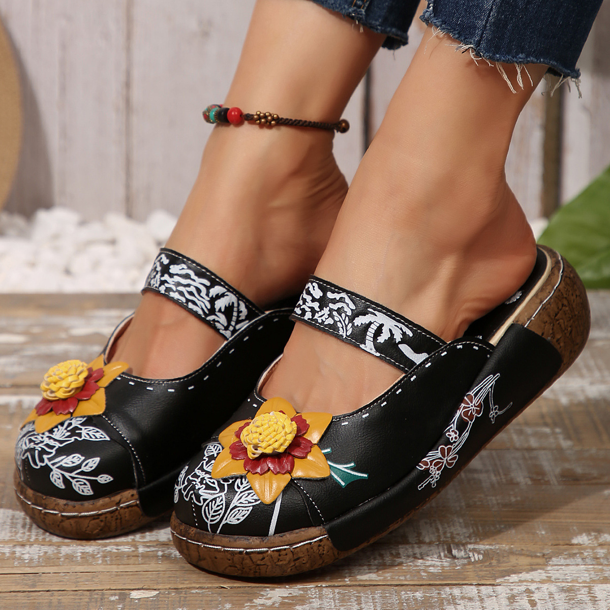 2025 New European and American Large Size Ethnic Style Flower Embroidered Flats Toe Mule Slippers for Women Comfortable Sandals
