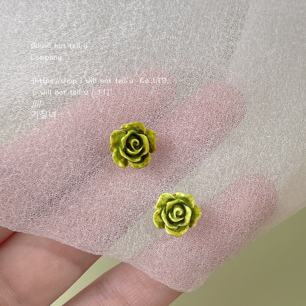 Silver-Plated Needle Earrings with Small Fresh Green Flowers, Simple and Elegant Forest-Style Earrings, Factory Wholesale Small Jewelry