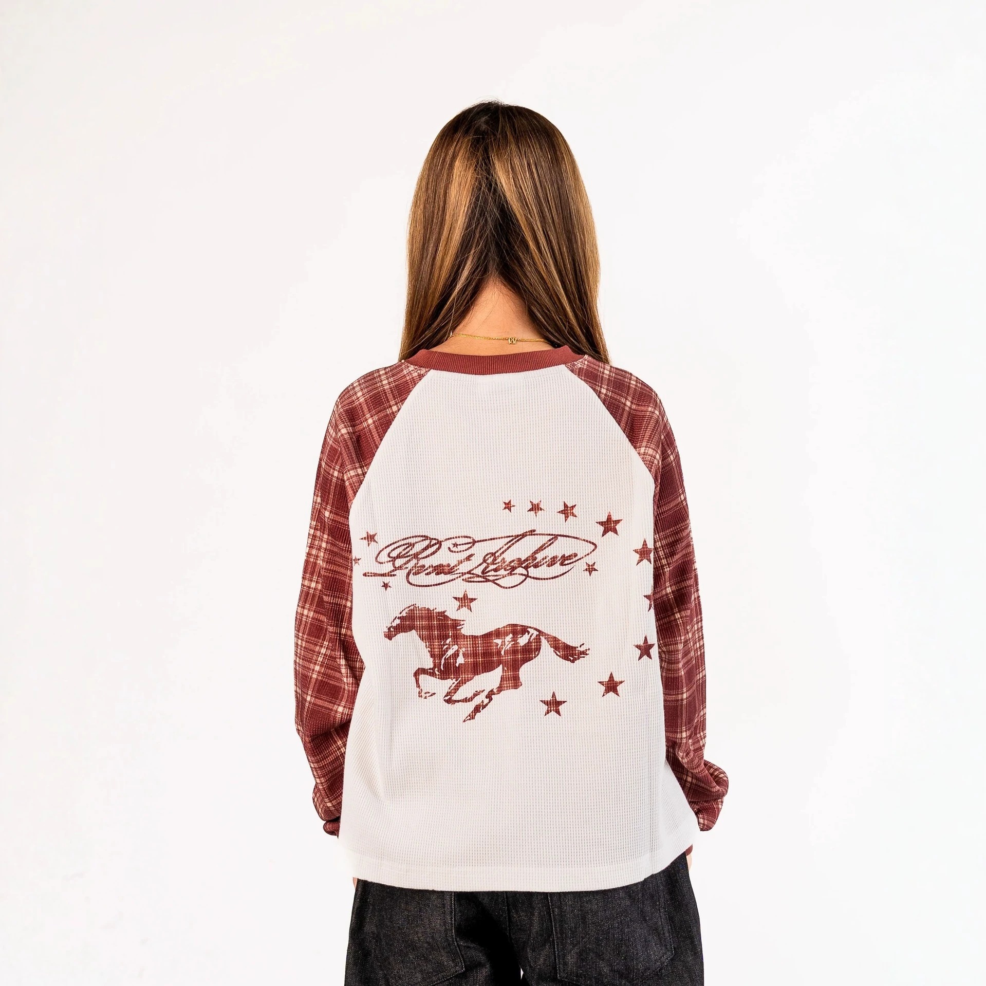 American Retro Couple's Base Layer Top with Galloping Horse Print, Red-Brown Plaid Patchwork, Raglan Long Sleeves, Waffle Sweatshirt Fotografie QC de pe 1688 pe Qualit.ly