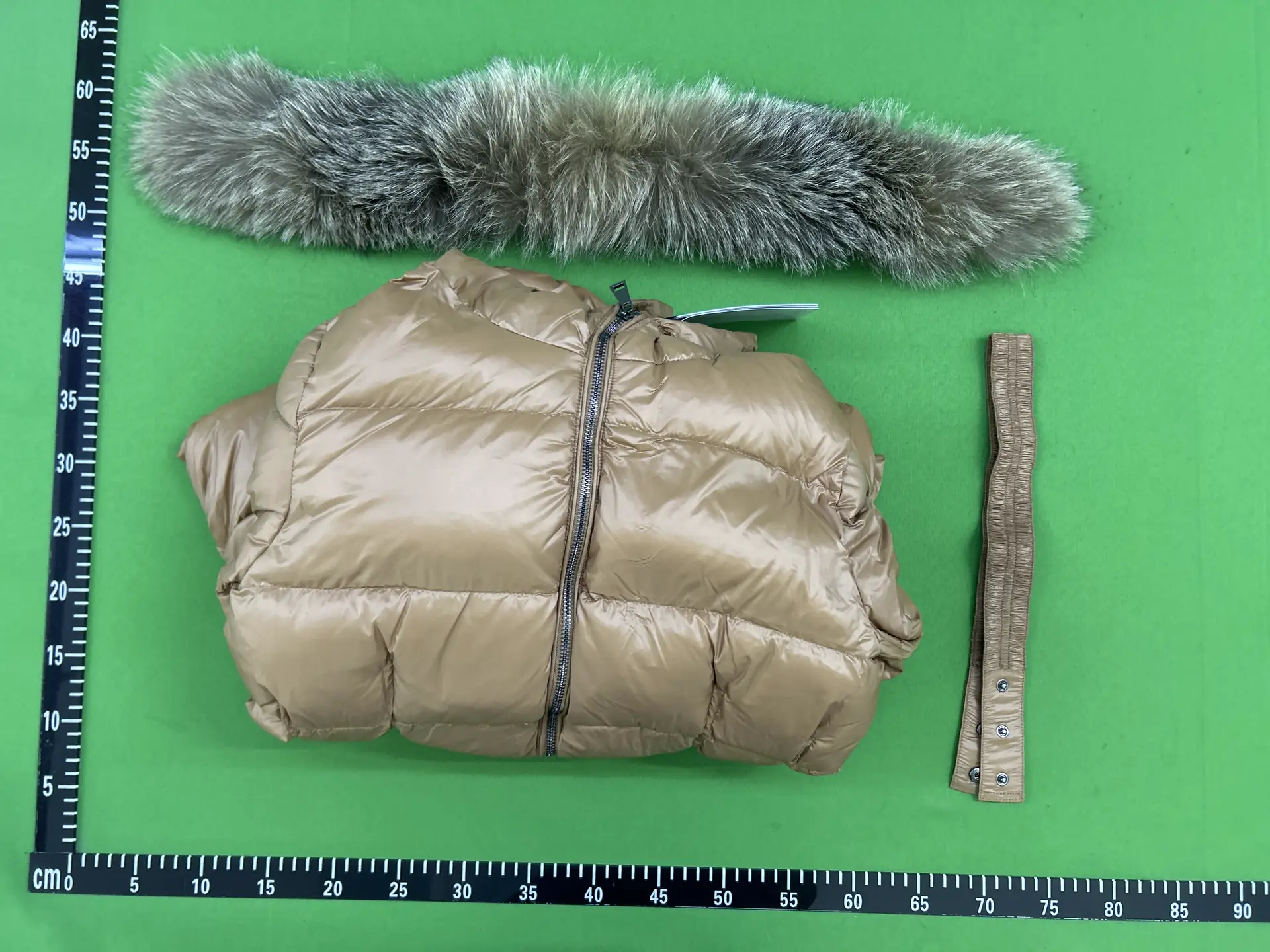 mon* down jacket short ladies. One week delivery lead time.
