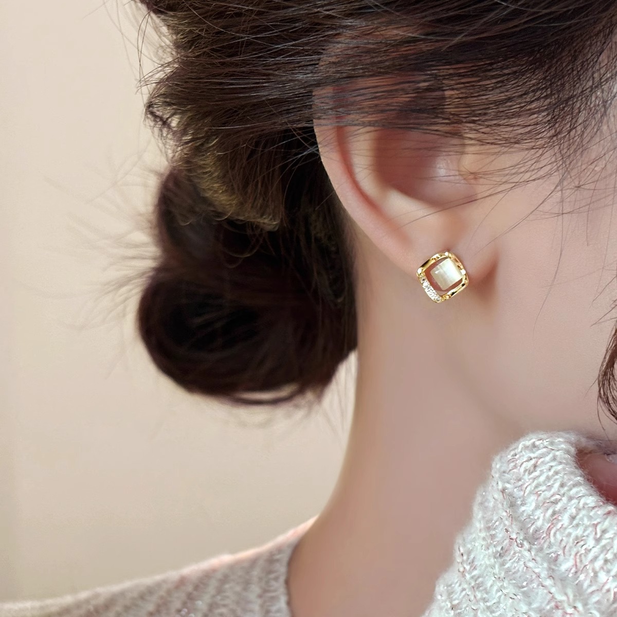 S925 silver needle explosions cat's eye stone earrings high sense net red temperament earrings 2024 new tide foreign style earrings