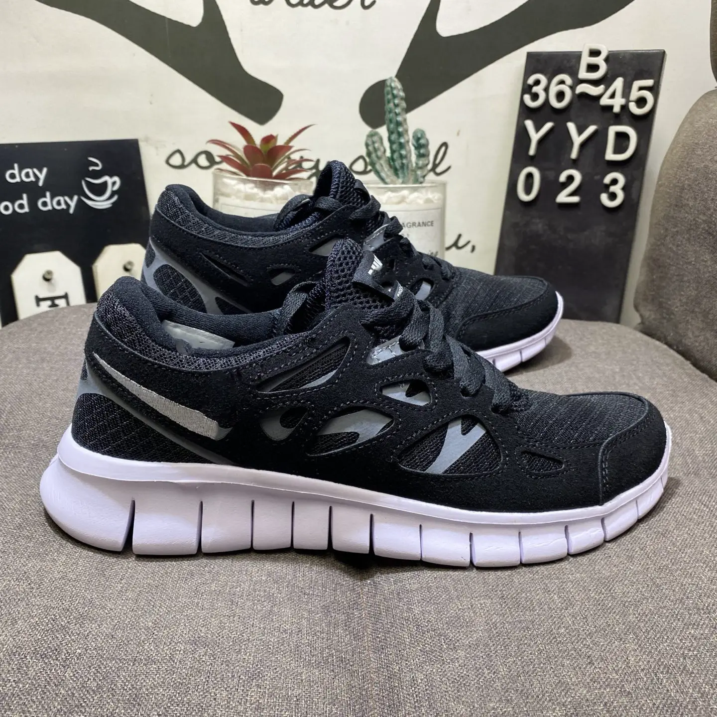 Pure Original Barefoot Run 2 Running Shoes Knitted Mesh Breathable Jogging Shoes Men's and Women's Low-top Retro Casual sneaker