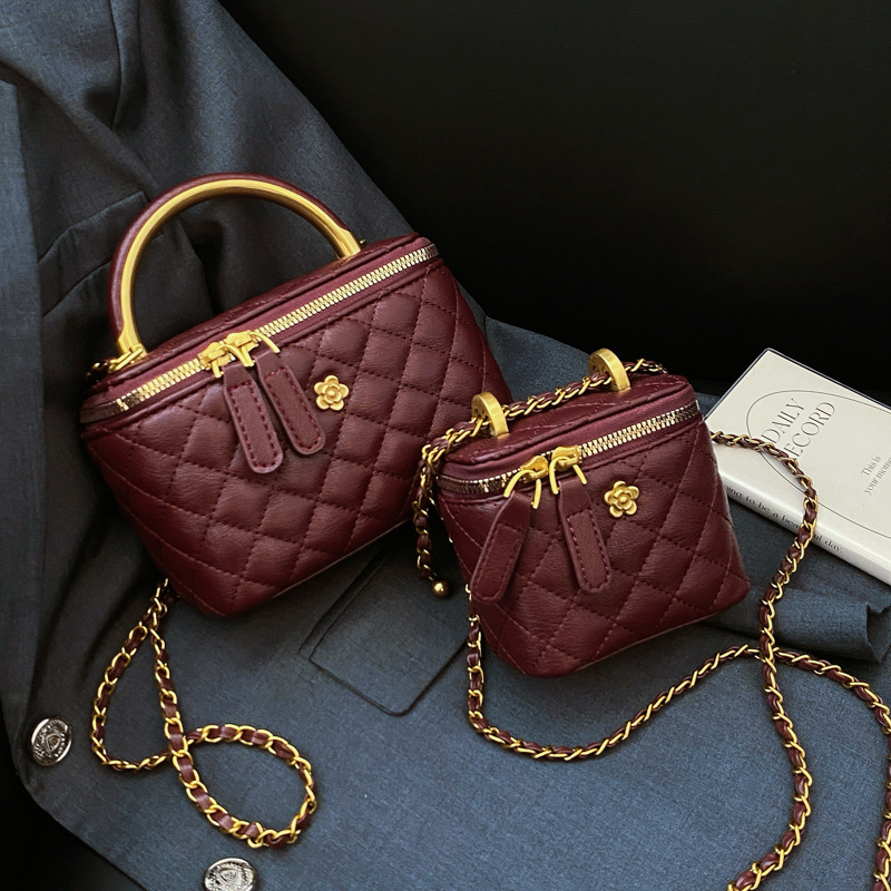New Women's Bag 2026 Shoulder Bag Summer Crossbody Versatile Niche Quilted Fashion Korean Style Trendy Small Bag QC-Foto von 1688 auf Qualit.ly