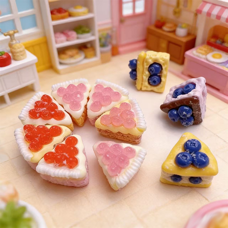 Simulated Food Toy Frosting Blueberry Strawberry Cream Triangle Cake DIY Creative Dollhouse Decoration Keychain Resin