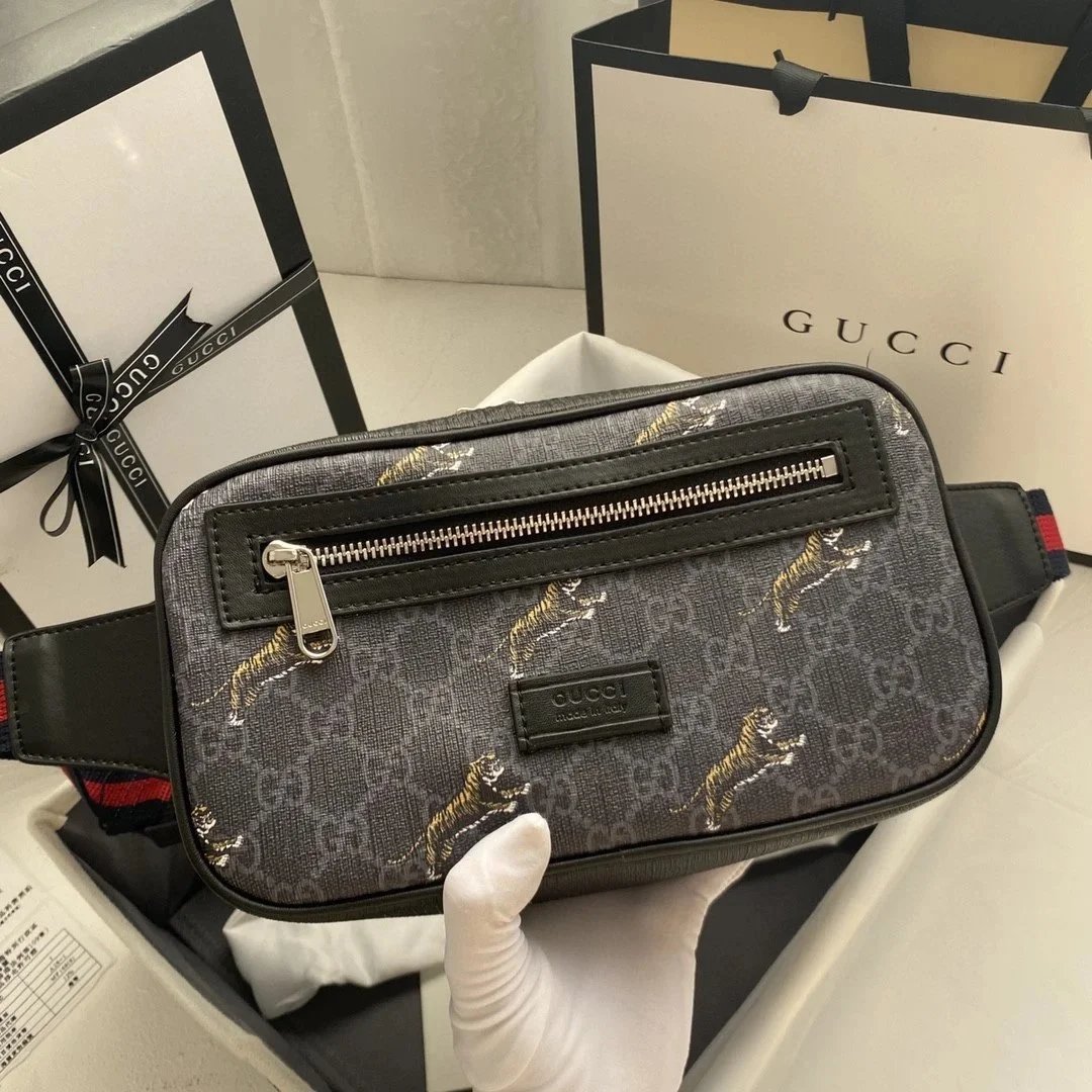 No.678 Normal/high quality men bagWhatspp：(+86 15159050860)Whatspp：(+86 15159050860)