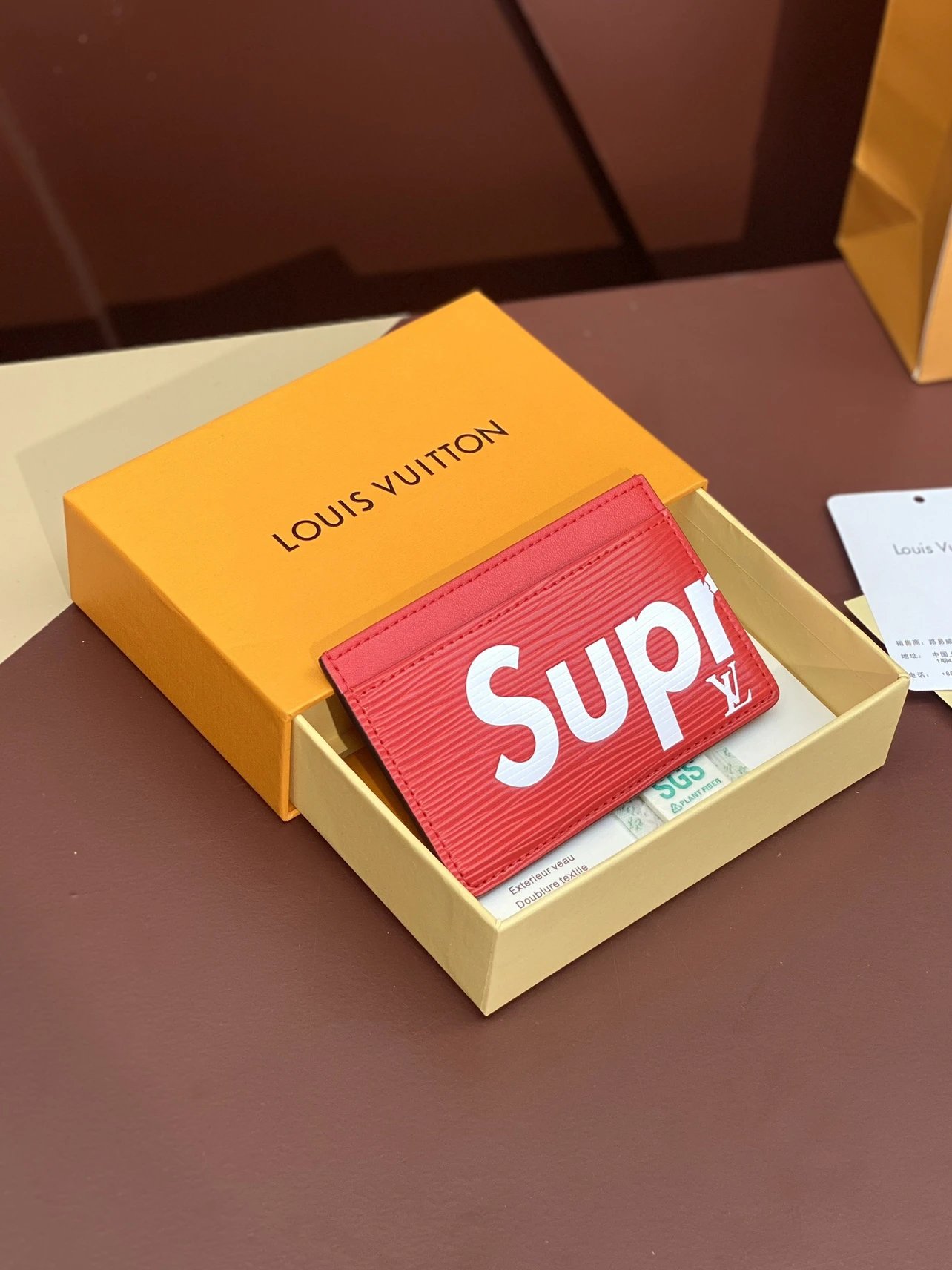 67543 红色 sup 皮革制 Fotografie QC de pe WEIDIAN pe Qualit.ly