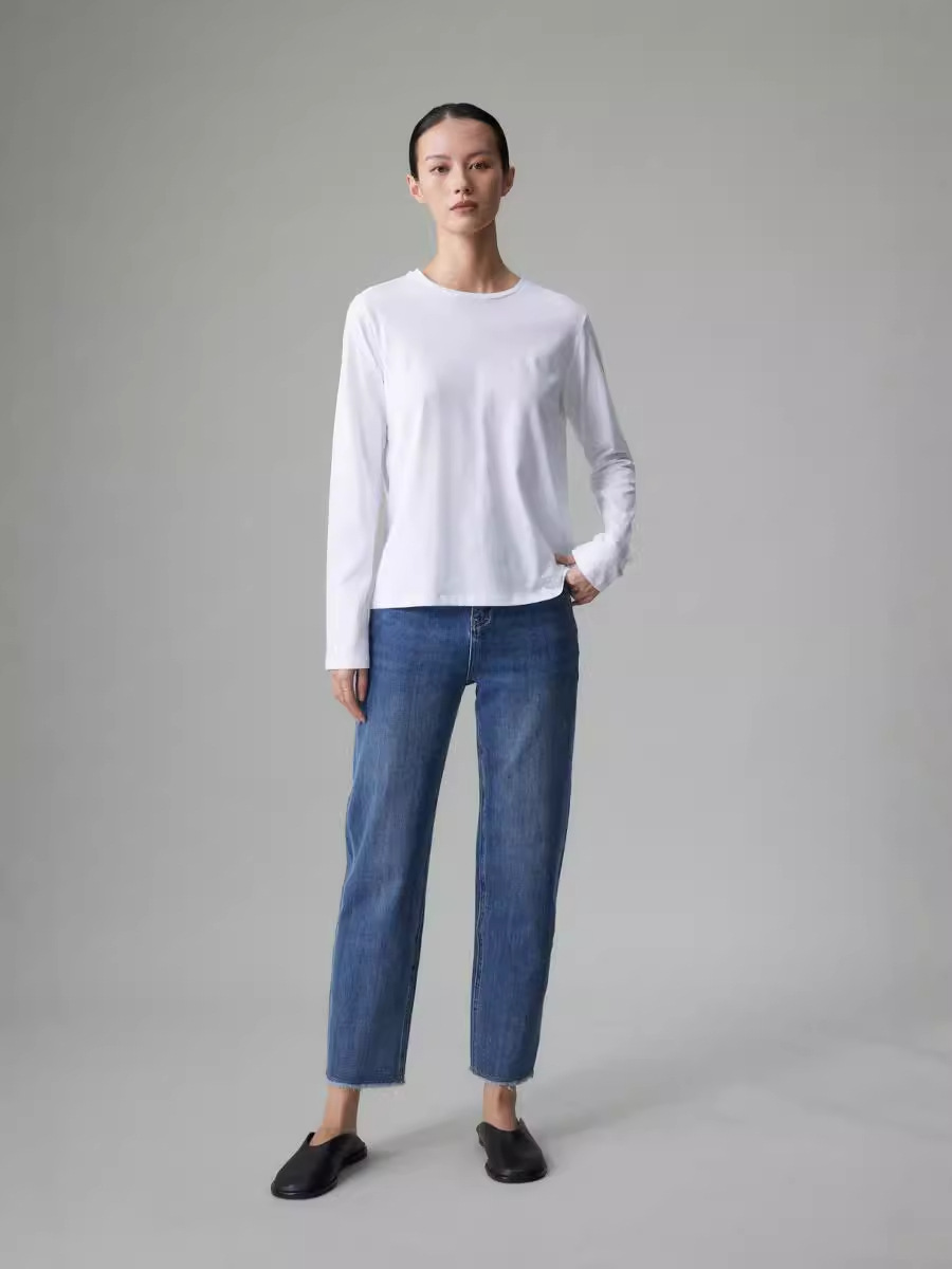 Sisley Upgraded Four Seasons Classic Favored Old Powder Price Self-retained Base Shirt Stacked Black and White T-shirt