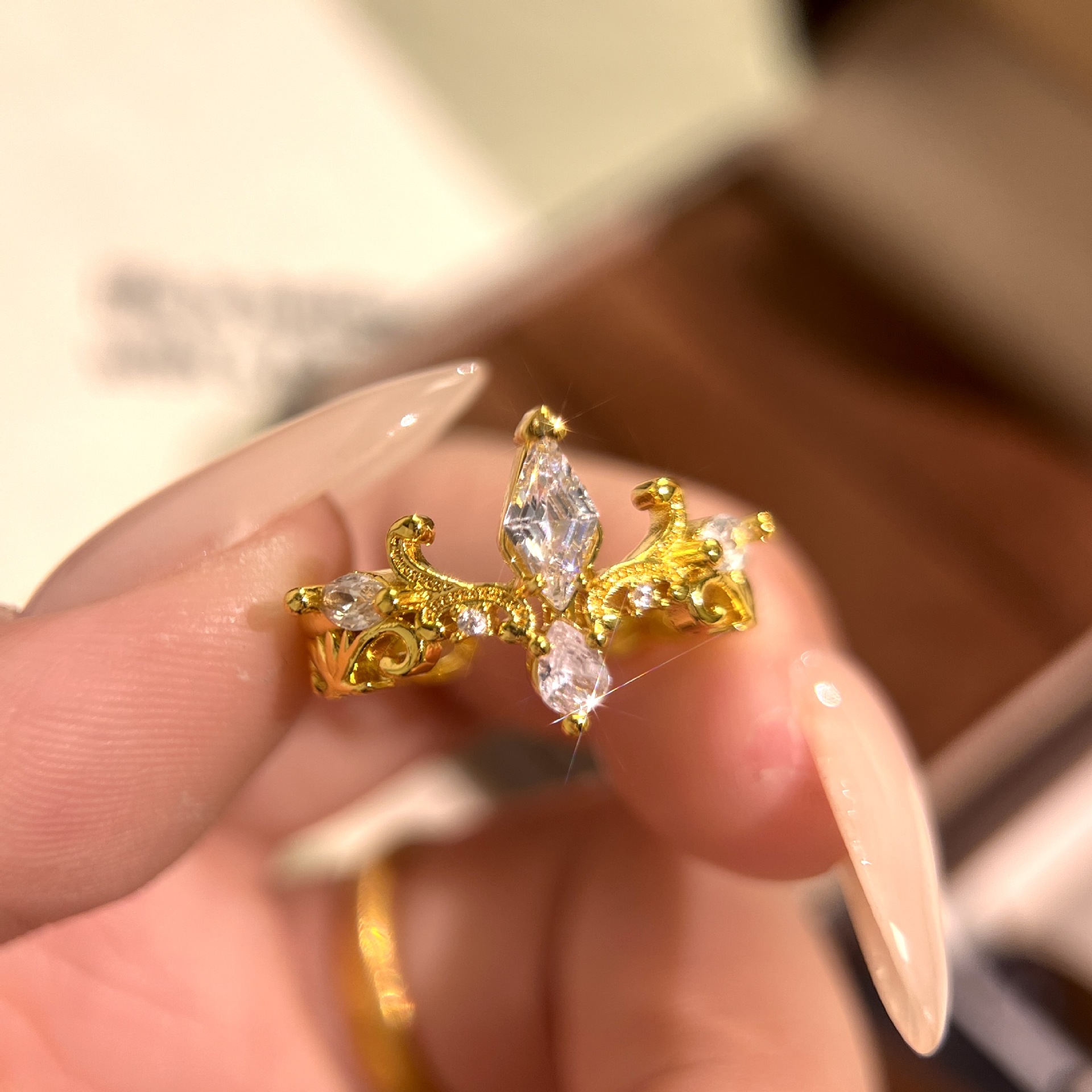 Medieval Style Exquisite Blue Tears Sparkling Diamond Crown Engagement Ring for Women Retro Palace Style Open Gold-Plated Index Finger Ring