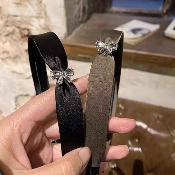 2024 new satin high-end feeling temperament headband female headband wash face simple hairpin South Korea hair accessories headdress jewelry