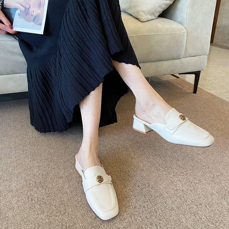 X308-2 French-Style Camellia Closed-Toe Mules for Women, New Summer Retro Mules, Versatile and Comfortable Flat Sandals