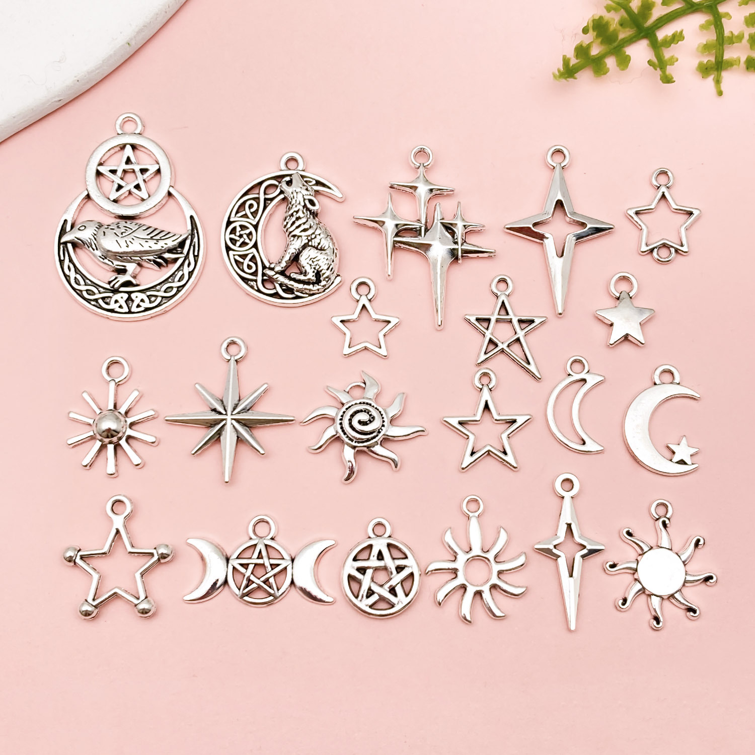 Cross-border new diy ancient silver star moon pendant pendant four mans star sun keychain necklace bracelet accessories
