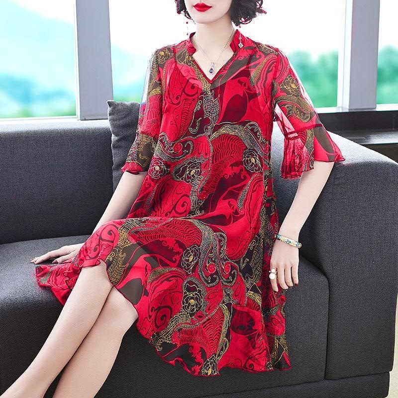 2026 Single-Layer Plus-Size Dress for Women, New Summer Style, Loose Fit, Tummy-Concealing, Middle-Aged Mom, Age-Reducing, Printed, Slimming Dress