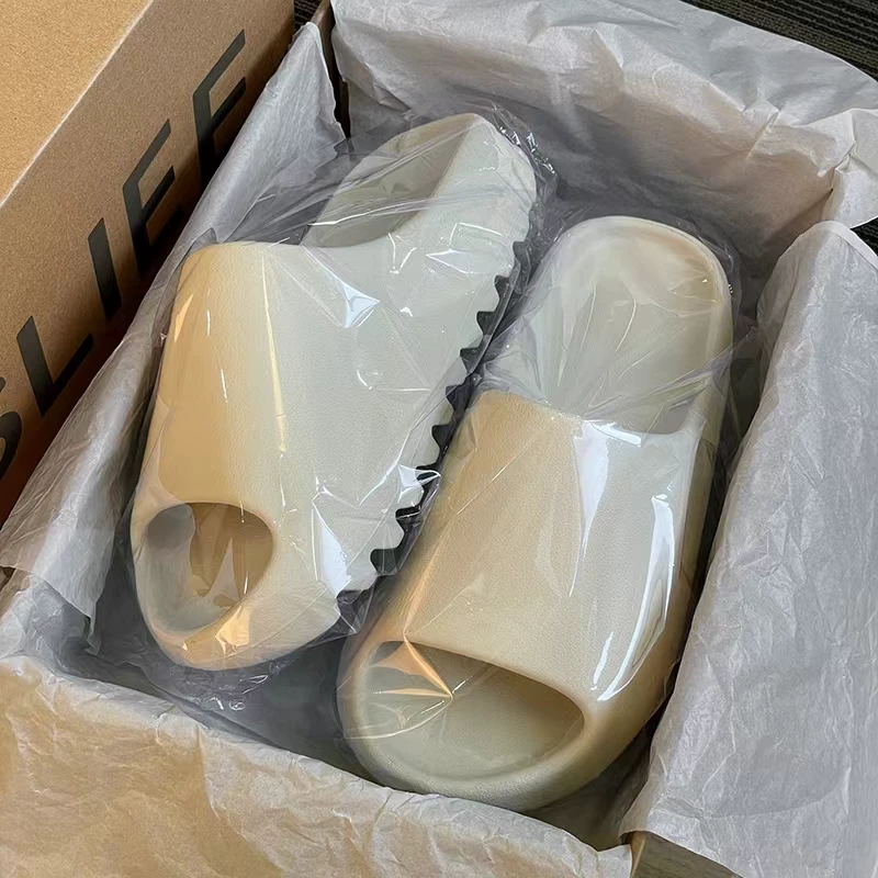 OG YEEZY Coconut Slippers Summer Authentic Thick Bottom 2025 New Style Stepping on Shit Feel Men's and Women's Sports Outerwear Trendy