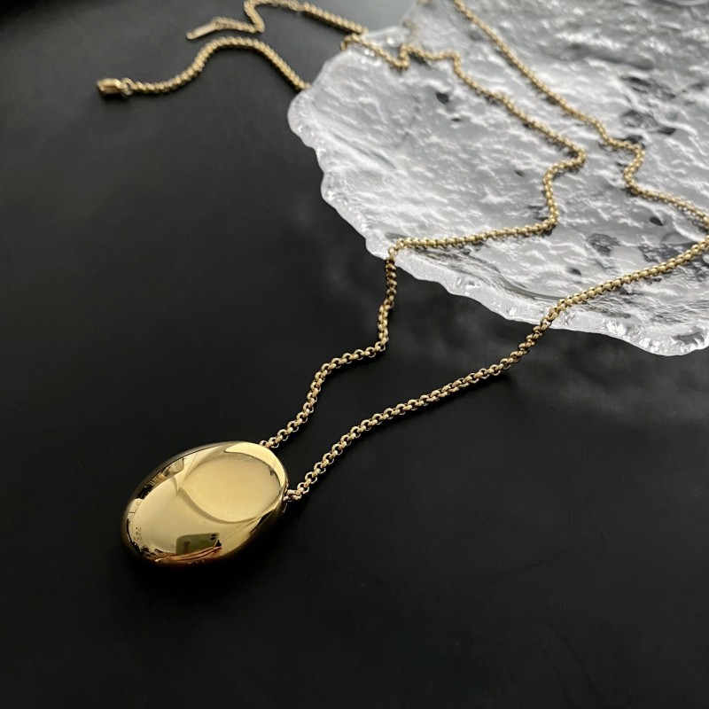 Atmospheric high-grade long necklace women do not fade light luxury niche sweater chain high-end autumn and winter sweater chain wholesale