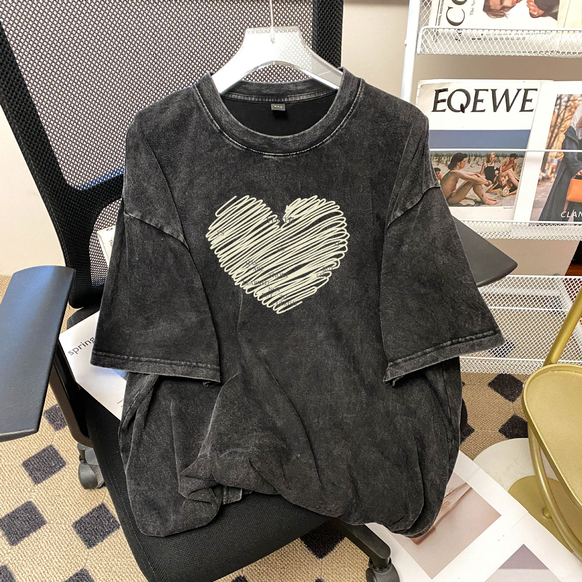 2025 New Summer Short-Sleeved T-Shirt for Women, Washed and Distressed Design, Printed Student Wear, Loose Mid-Length Top