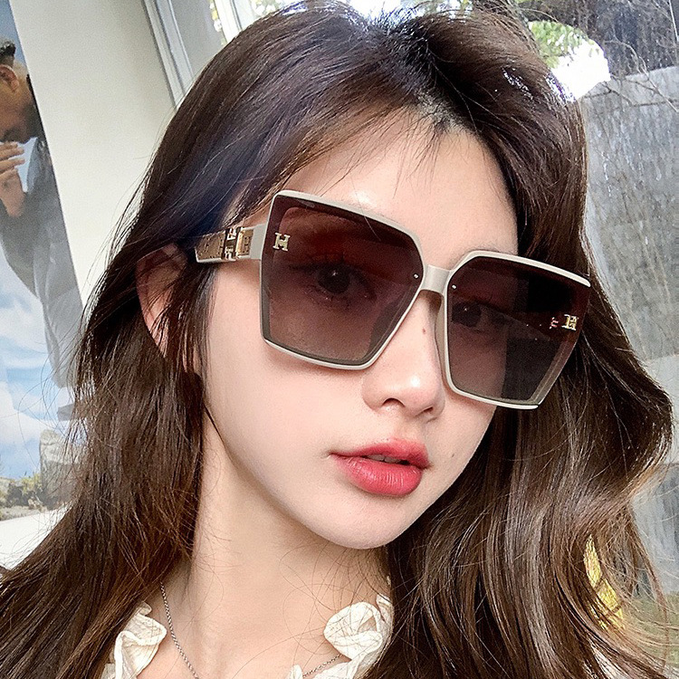Sunglasses for Women, New Polarized Sunglasses, High-End, Anti-Uv, Square, Fashionable, High-Quality Glasses, Trendy Matching