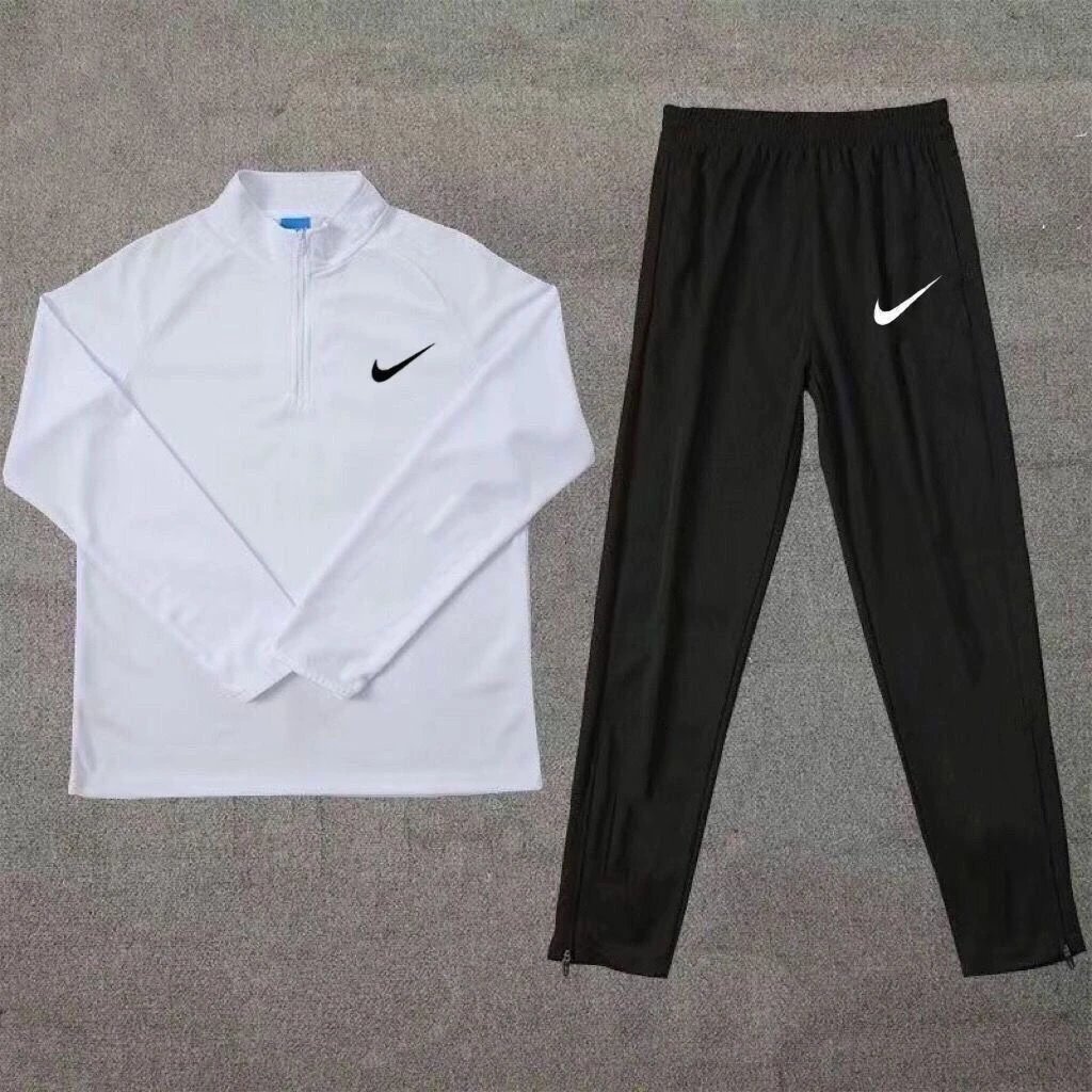 NIKE Tracksuit
