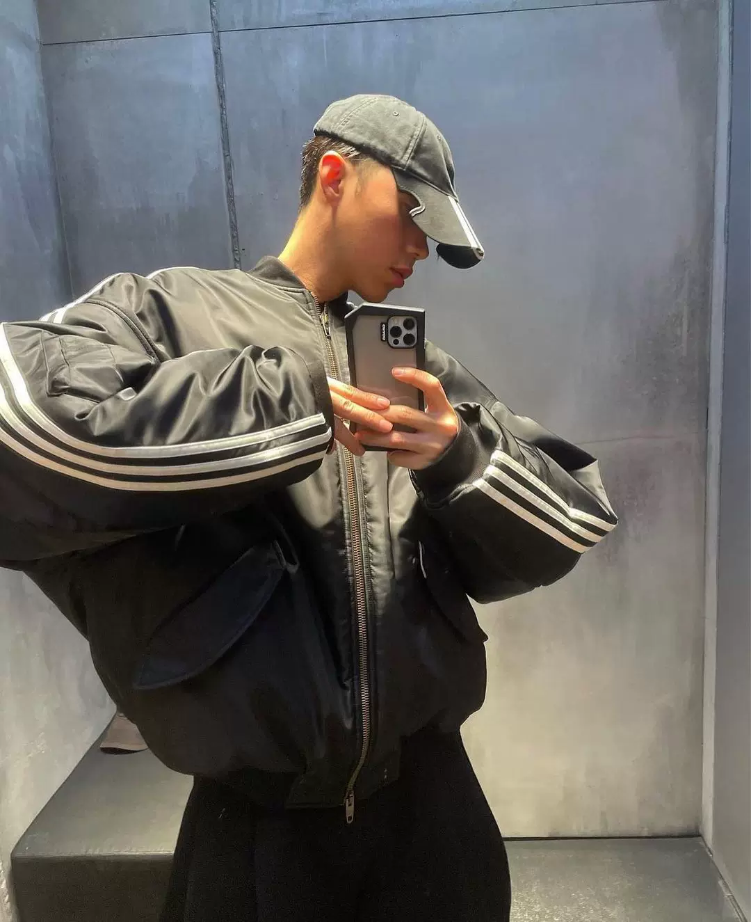 (in Stock) 23Fw Co-Branded Striped Patchwork Bomber Loose down Flight Jacket Cotton Coat for Men and Women Trendy