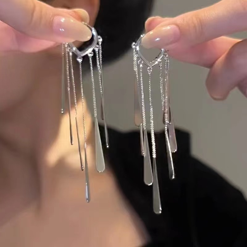 Cold wind exaggerated water drop long tassel earrings female niche temperament design high-grade earrings slimming earrings