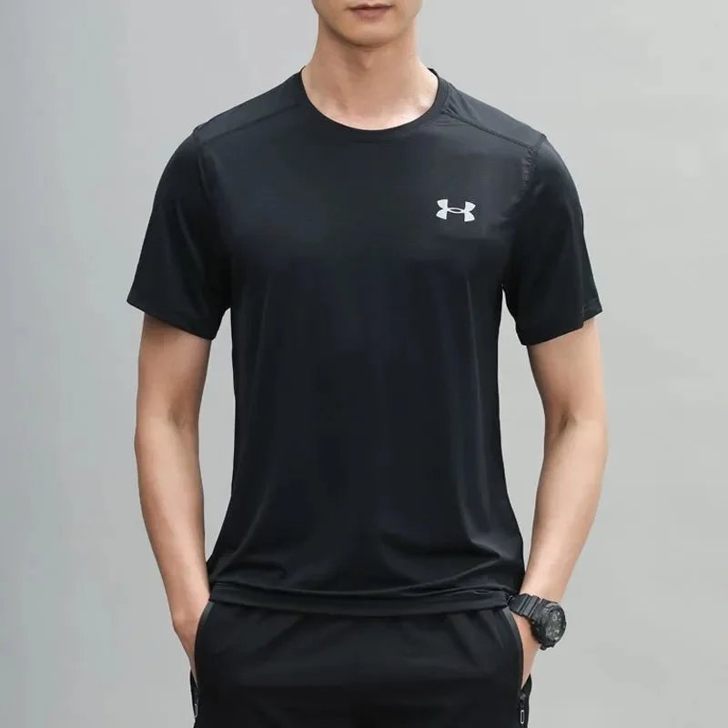 Under Armour T-shirt