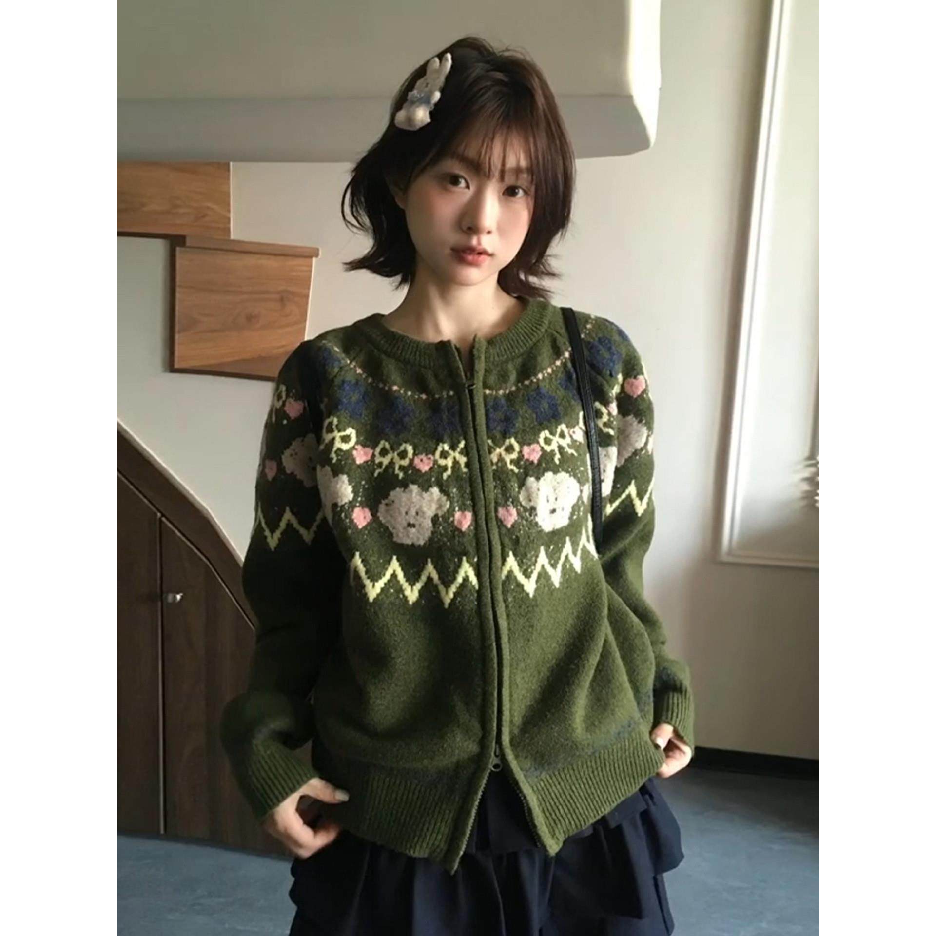 Green Retro Fair Isle Knitted Cardigan for Women, Autumn and Winter Outfit, Dog Jacquard Sweater Coat, Loose and Soft Top