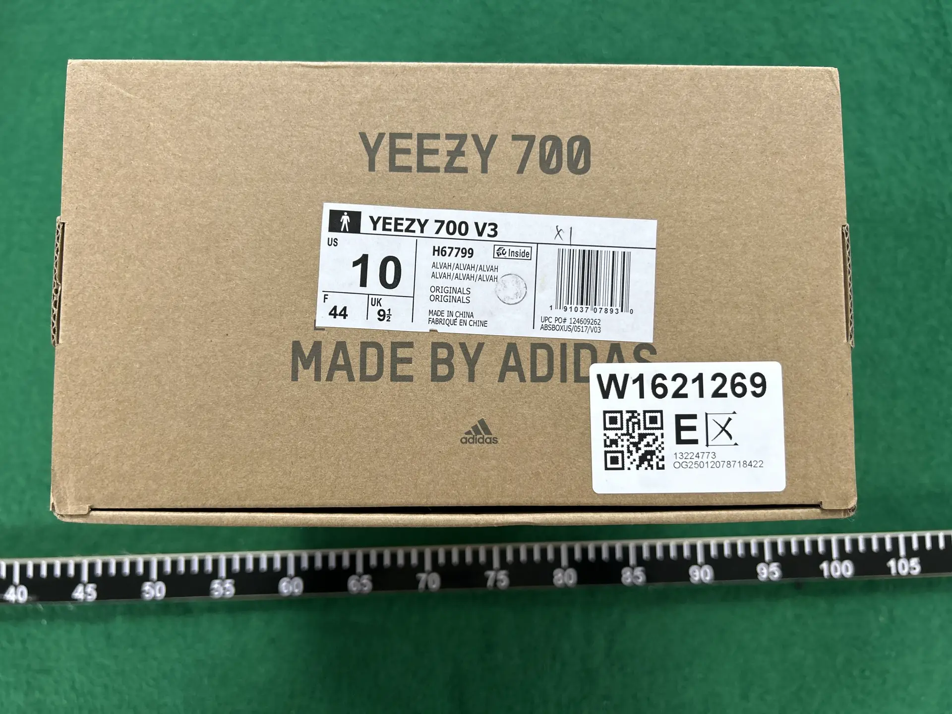 Adidas Yeezy Boost 700 V3 Alvah