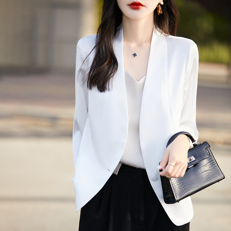 24 Summer New Acetic Acid Satin Small Suit Women's Thin Seven-point Sleeve Fashionable Stylish High-end Suit Jacket