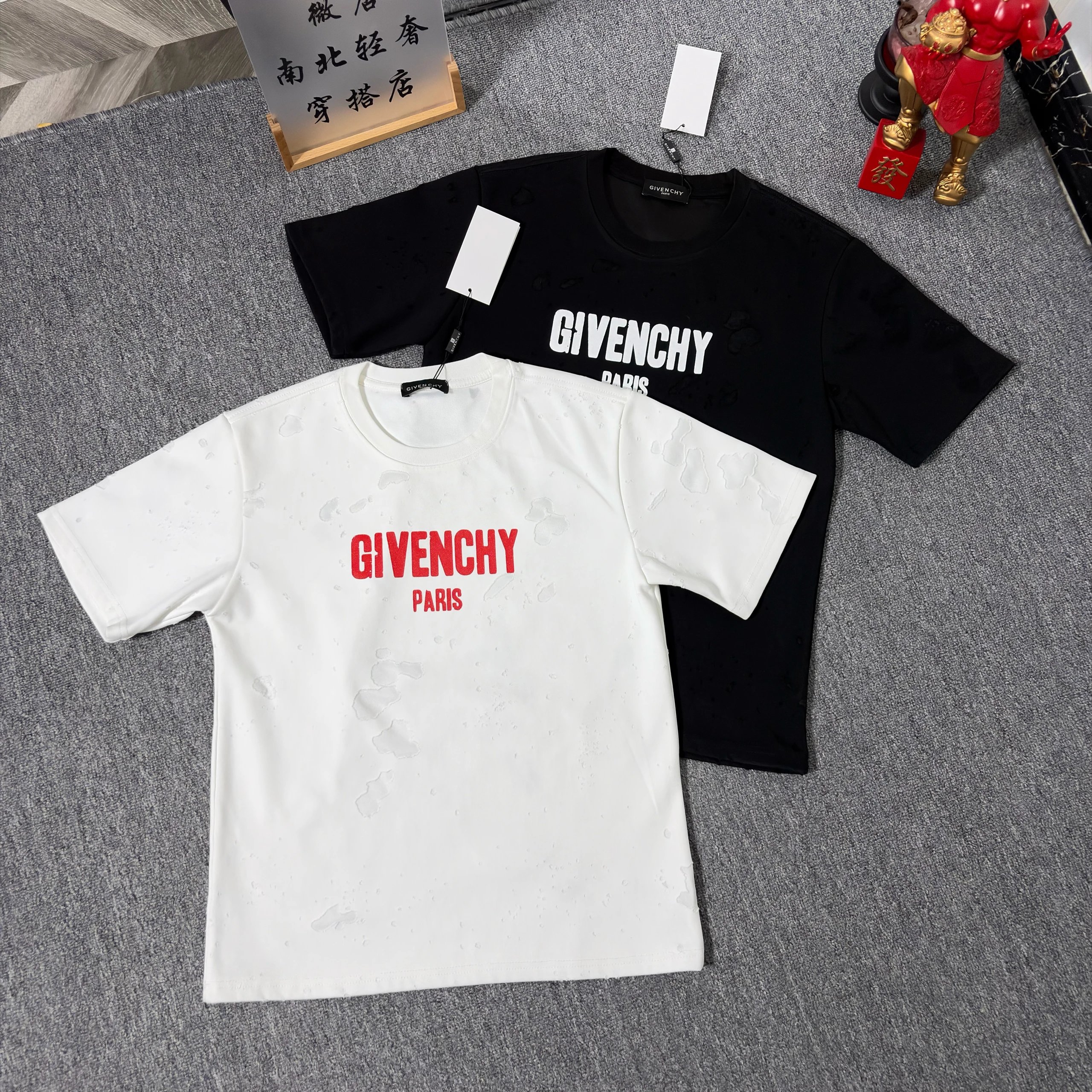 【现货】纪梵希GIVENCHY高版本破洞镂空设计印花字母重磅纯棉短袖 情侣款男女同款轻奢高级感半袖 三标齐全