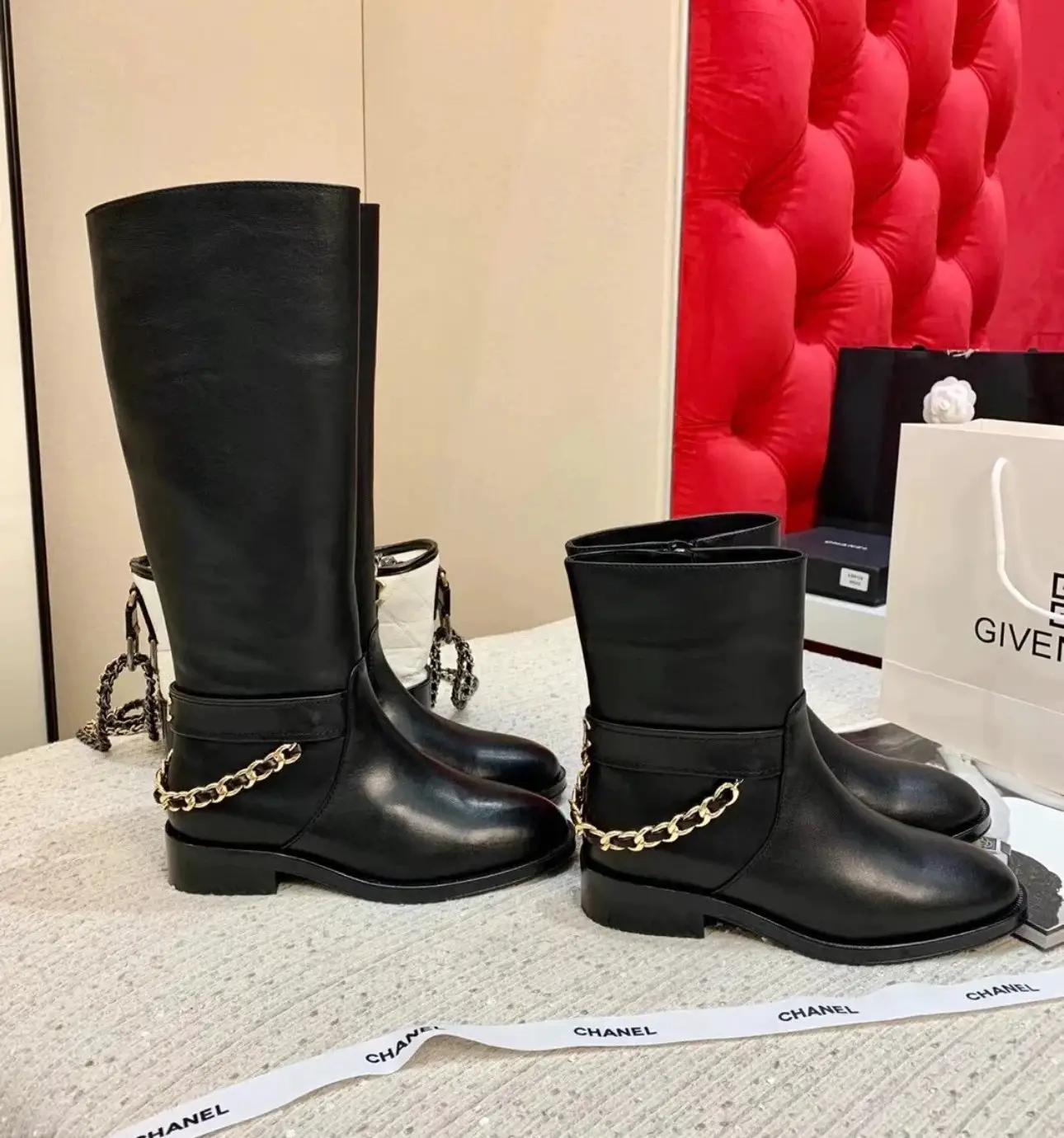 2022 Autumn/Winter New Product CHAN Xiaoxiang High end Round Head Calfskin Chain Double C Thick Heel Side Zipper Comfortable and Fashionable Long Boots Middle Boots Knight Boots Martin Boots