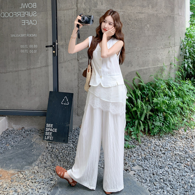 French-Style High-End V-Neck Vest Set for Women, 2026 New Lace Cover-Up Wide-Leg Pants Two-Piece Set for Summer