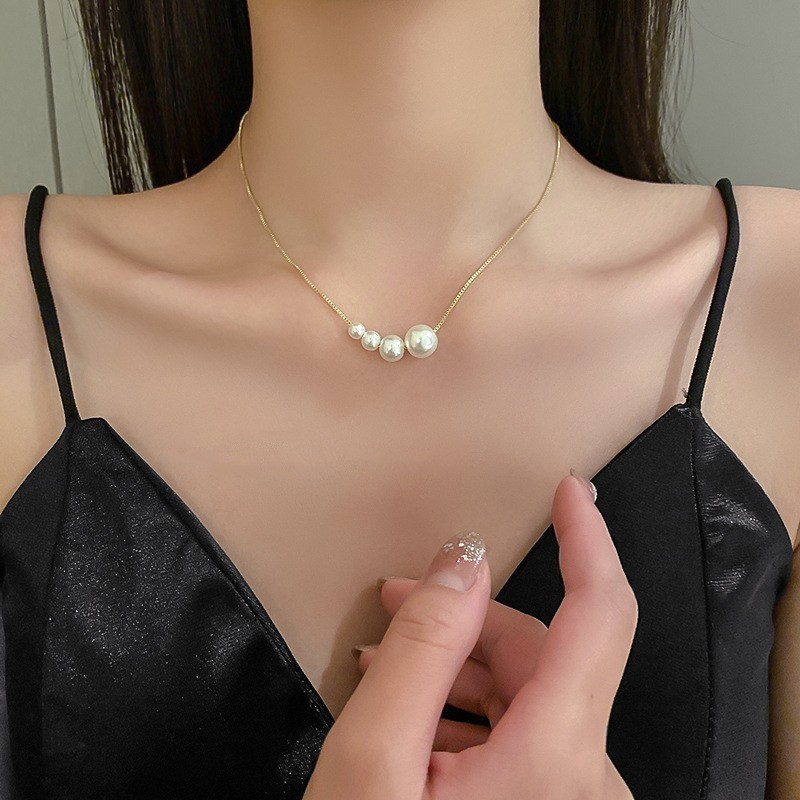 Simple Elegant Titanium Steel No Fading Pearl Snake Bone Chain Necklace Women's Light Luxury Niche Design Beads Clavicle Chain