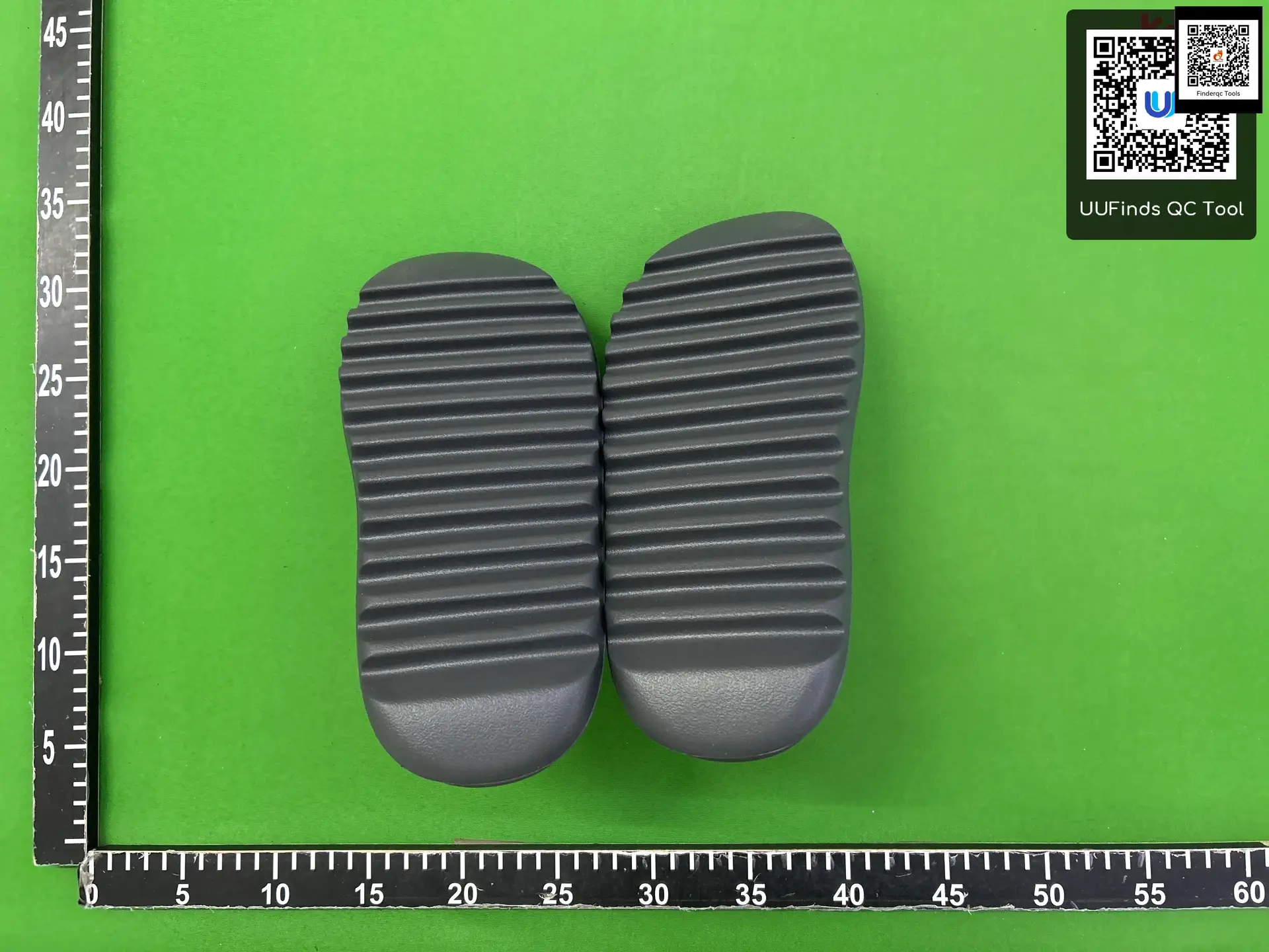 adidas Yeezy Slide Dark Grey