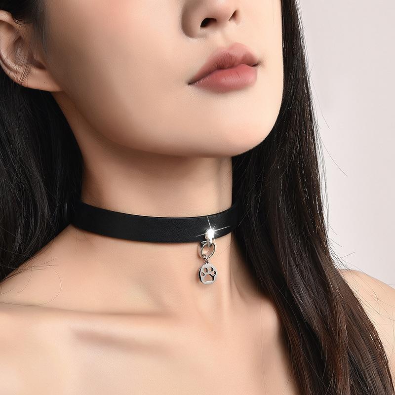 Factory Direct Sales New titanium steel choker collar cat claw dog claw print high-end necklace cowhide equipment collar