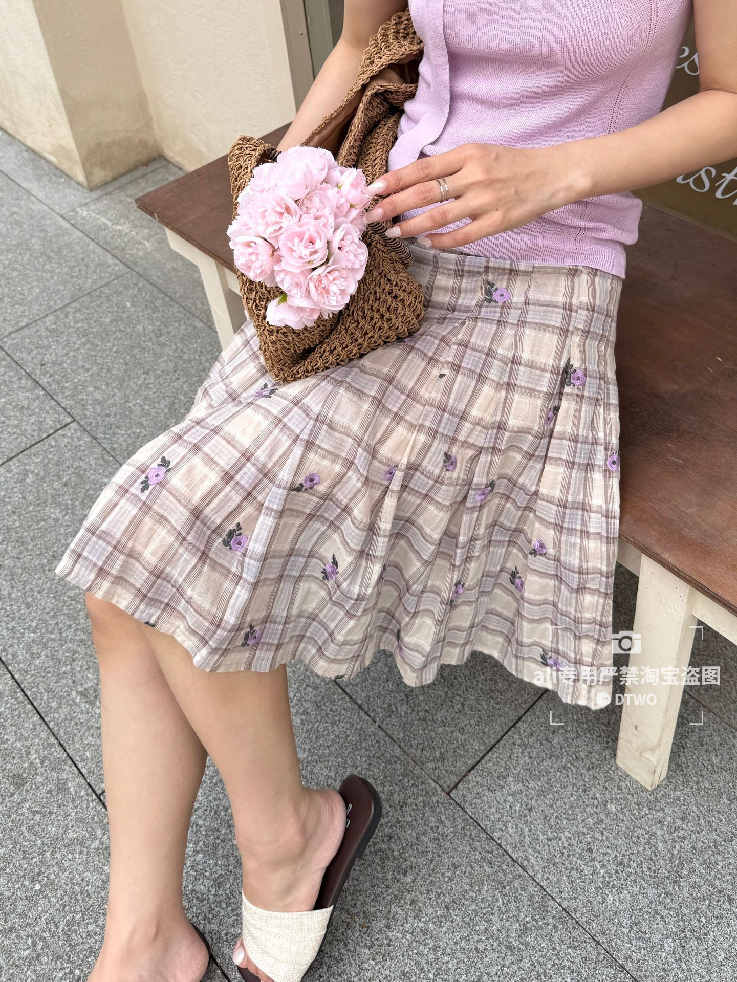 Dtwo Spring and Summer New Original Design Women's Wholesale Plaid Embroidered Pleated Skirt 6229270