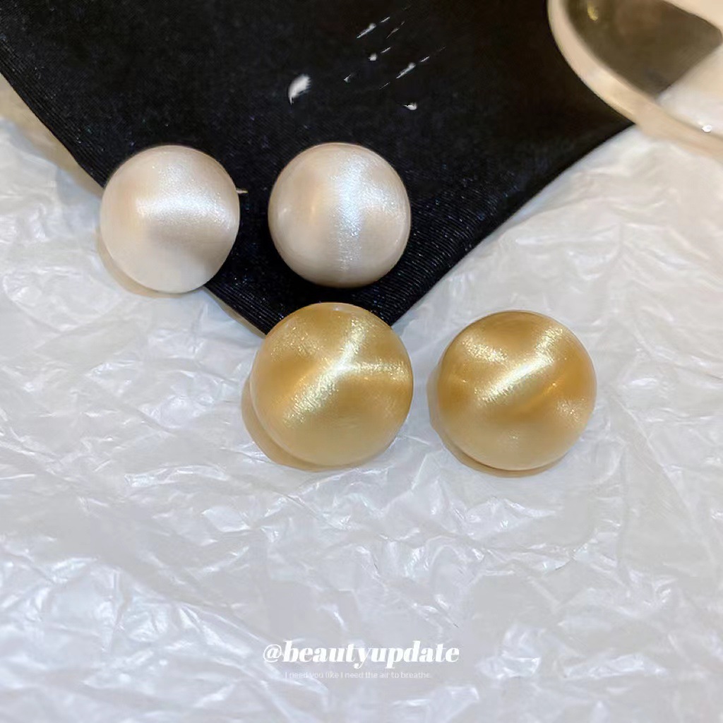 Silver Needle Half-Sphere Metal Earrings, Korean 2026 New Model, Light Luxury Brushed Design Earrings, Fashionable and Elegant Ear Accessories