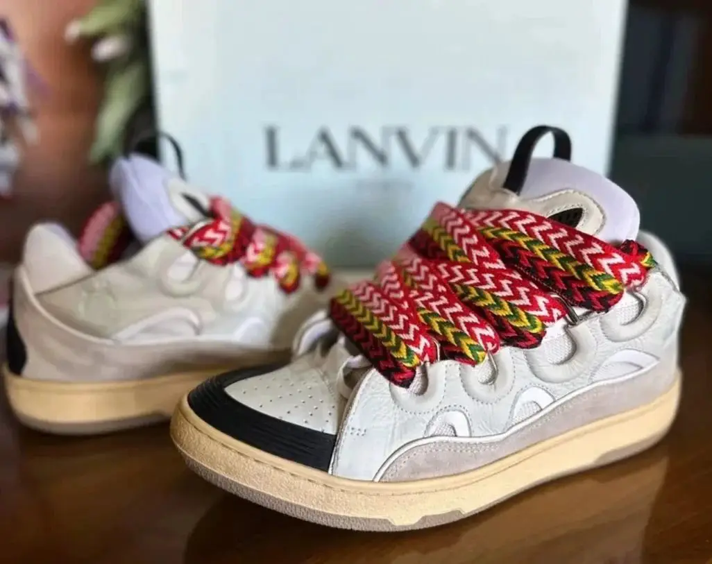 L*anv*in Cu*rb