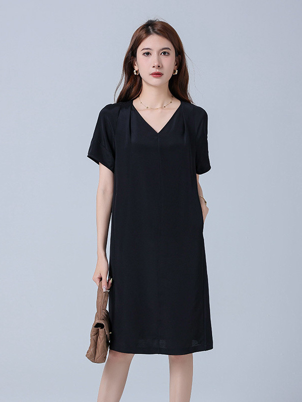 2025 Summer New V-Neck Silk Dress Women's Black Commuting Mulberry Silk Skirt Short Sleeve Loose Women's Clothing