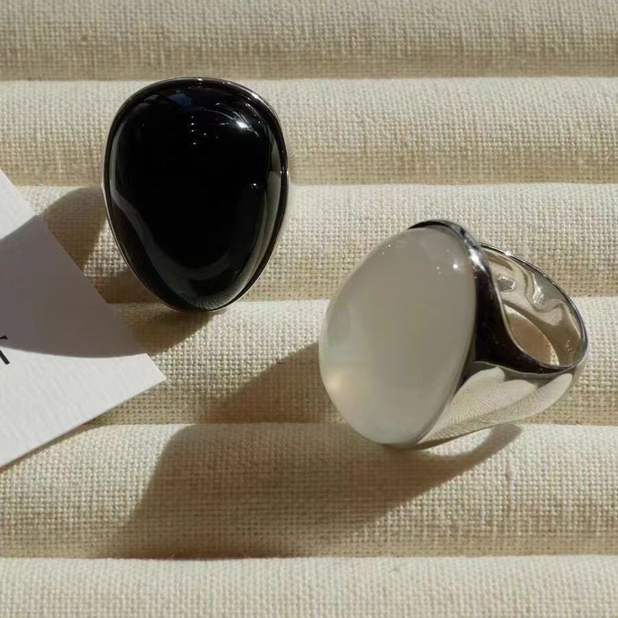 Black and White Agate Pigeon Egg Ring Women's European and American Light Luxury Niche Design Advanced Sense Personality Exaggerated Wide Face Ring