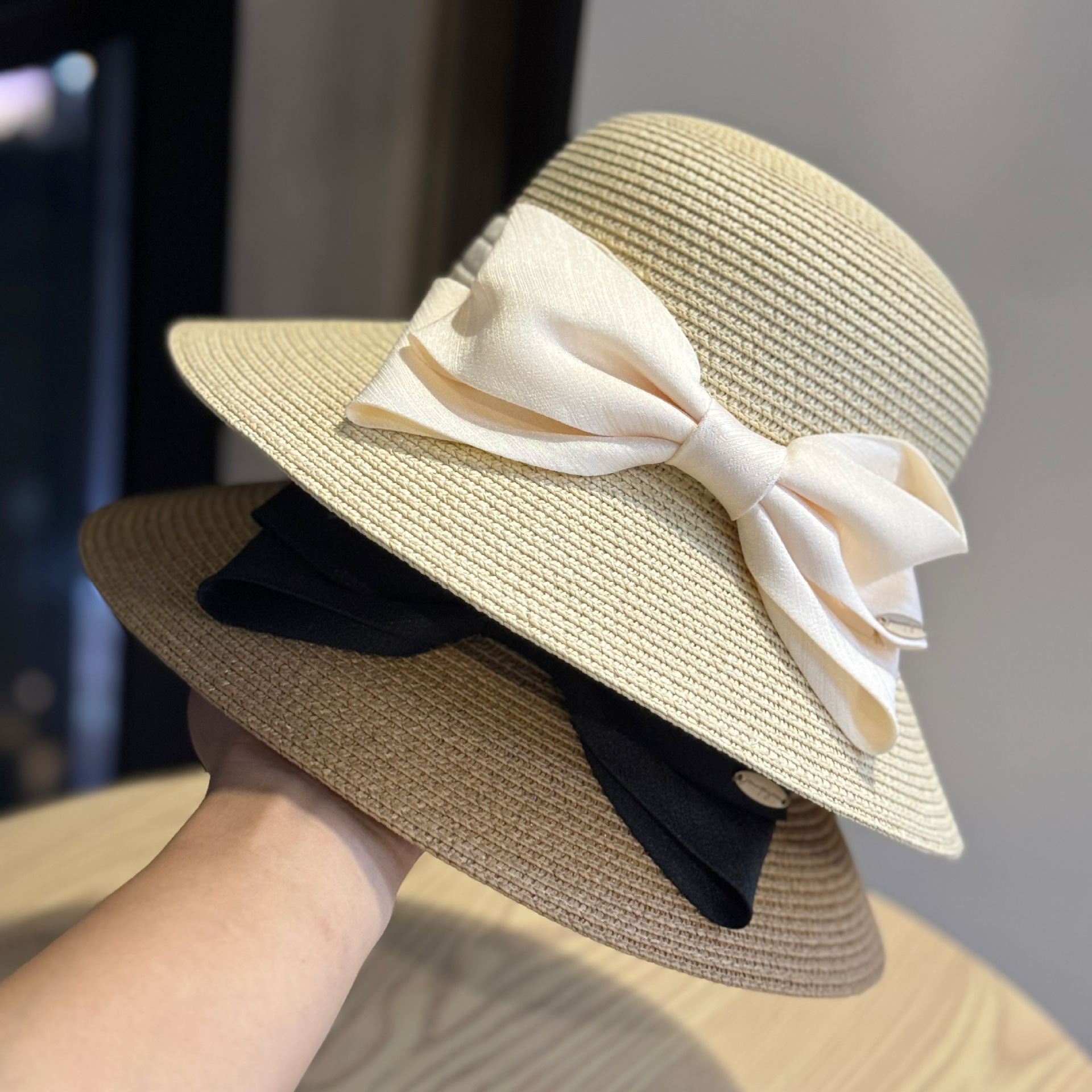 New Hepburn-Style Straw Casual Elegant Bow Beret for Women, Fashionable Versatile Bucket Hat, Sunshade Straw Hat