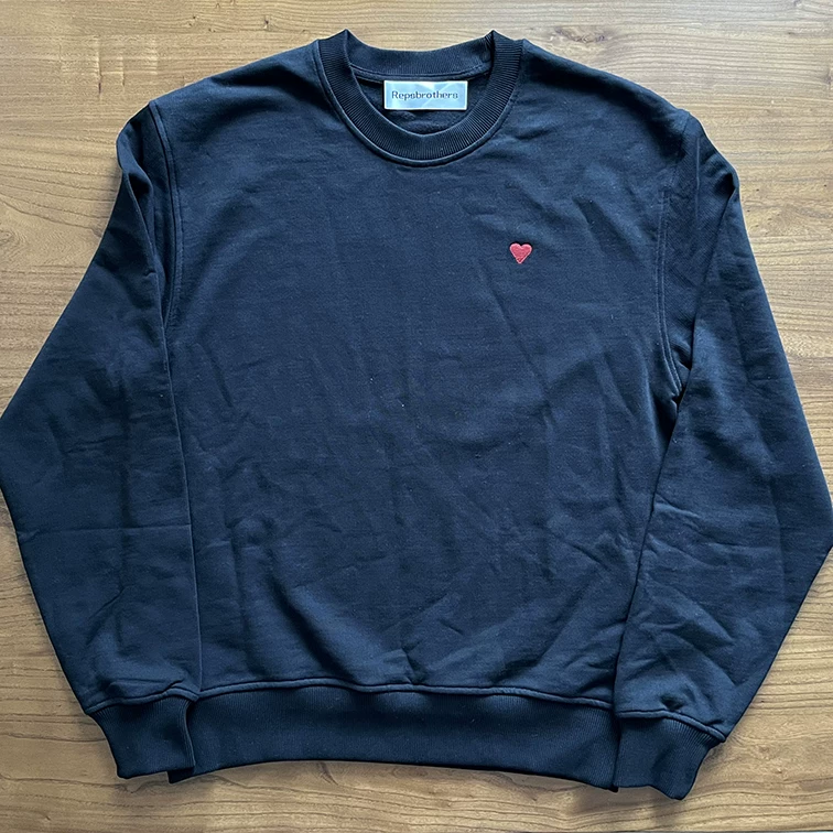 A Small Red Heart Crew Neck Sweatshirt QC 写真 TAOBAO Qualit.ly