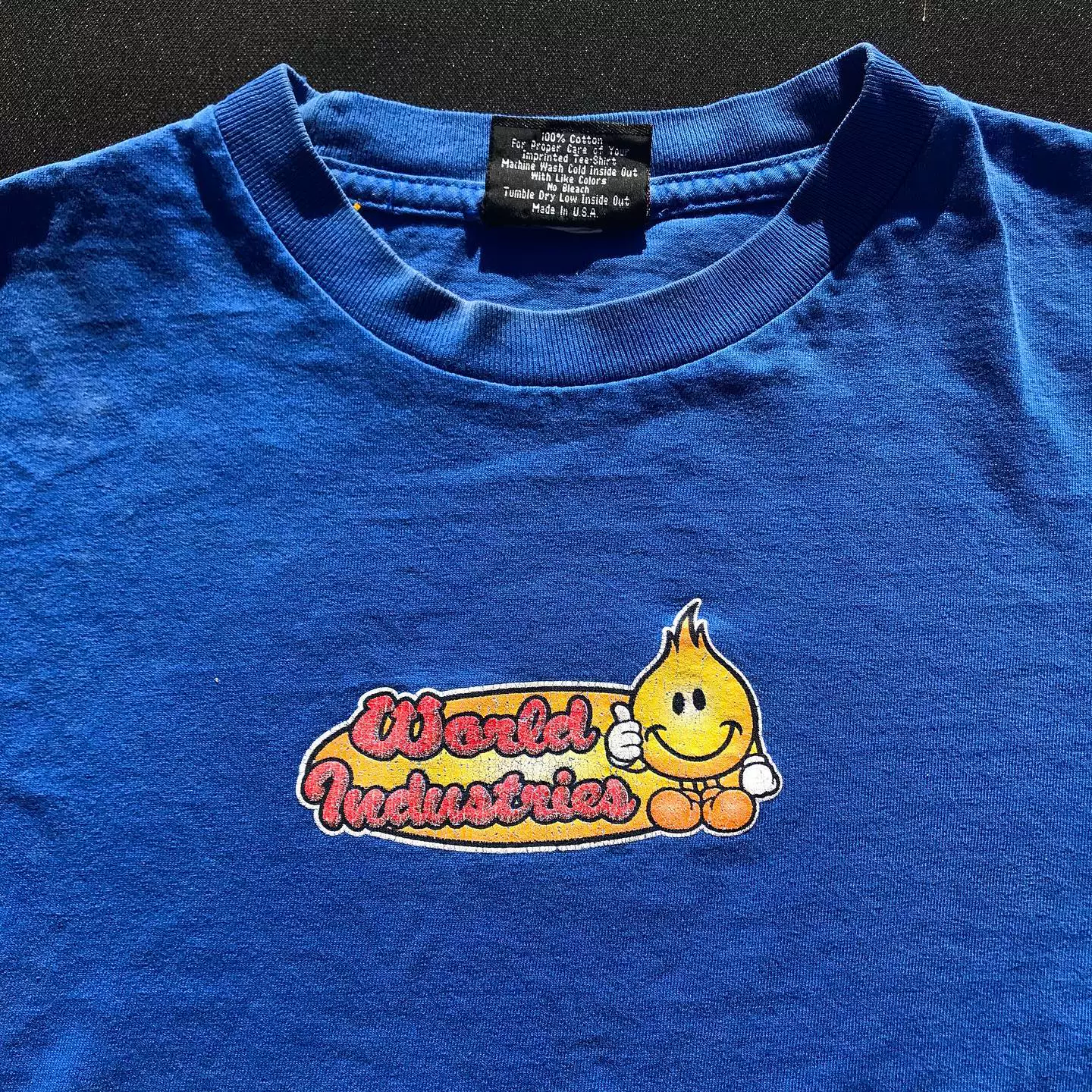 Countless isolated items! American Heavy Duty Direct Spray! World Industries logo illustration T-shirt skateboarding trend