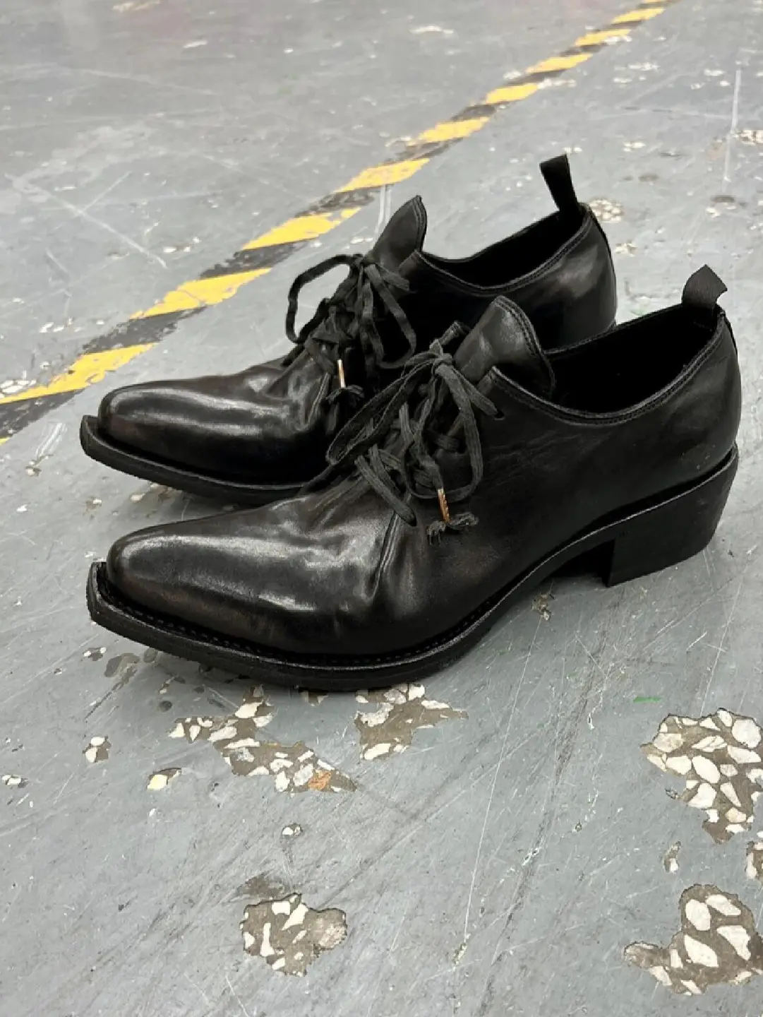 Men's and women's Goodyear warped head thick heel pointed witch shoes washed leather retro dark single shoes tied small leather shoes
