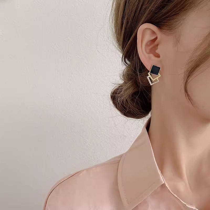 S925 Silver Needle Black Diamond-Shaped Earrings 2026 New Popular Style Earrings for Women, Light Luxury Niche Design, High-End Earrings