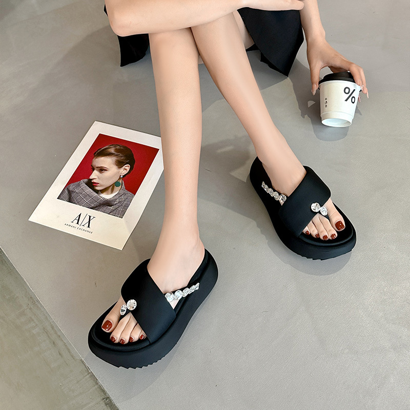 European Style Flip-Flops Women's Summer 2025 New Style Flip-Flop Thick Bottom Flip-Flop All-Match Comfortable Rhinestone Sandals for Women