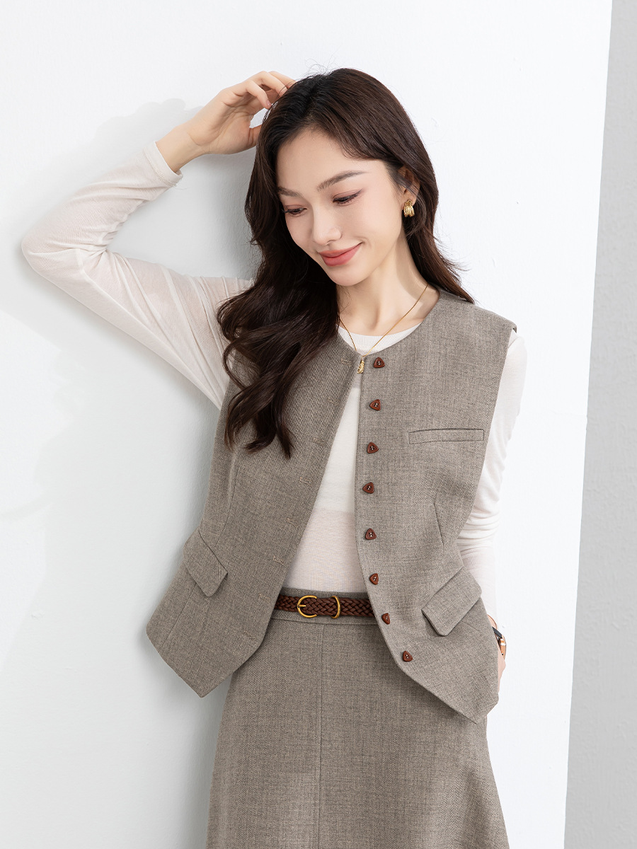 Xingge Quiet Luxury Old Money Age-Defying Set Spring 2026 New Suit Vest Two-Piece Set Waist-Cinching Slimming Mid-Length Skirt