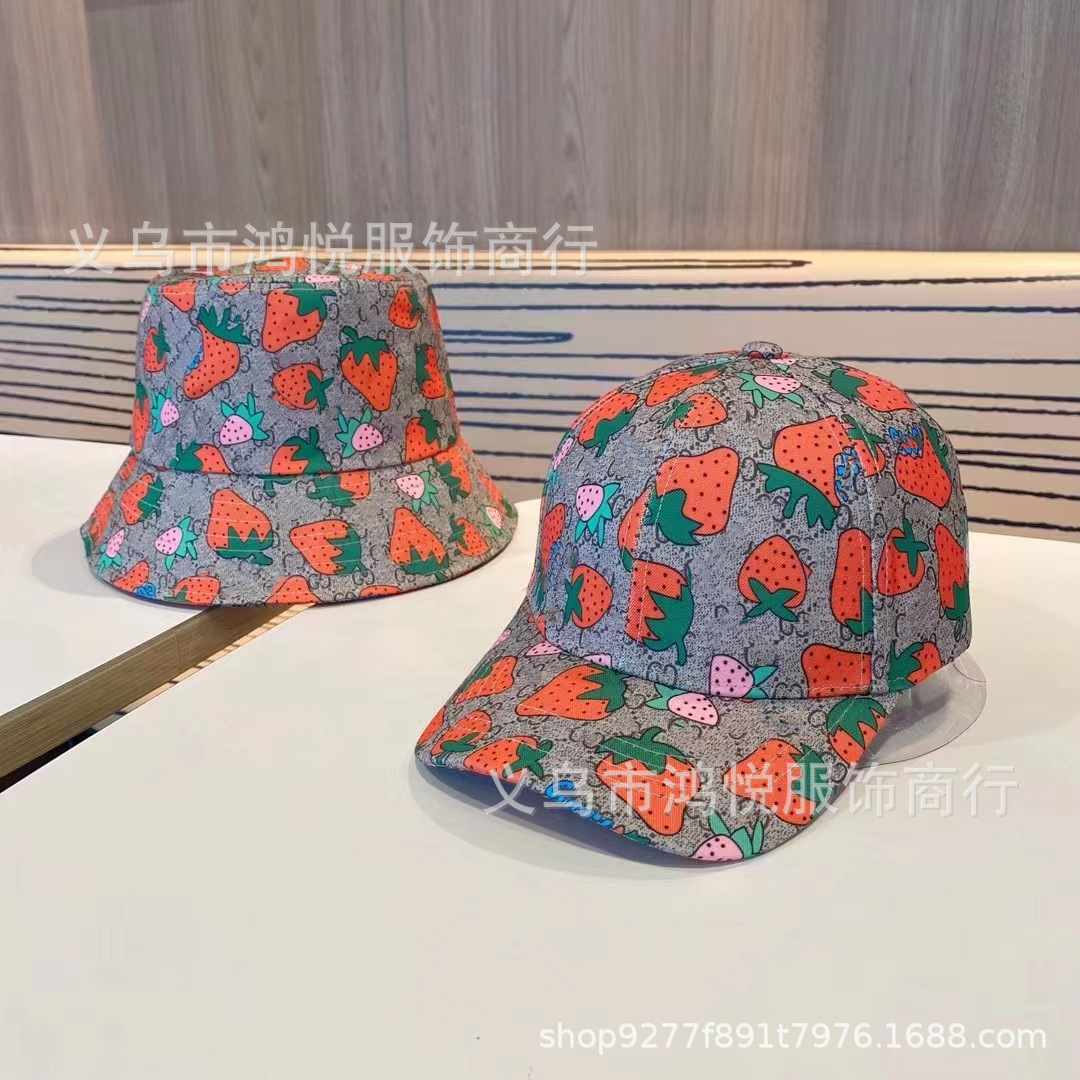 Korean-Style Women's Baseball Cap with Strawberry Graffiti, British Style Fashion, Monogrammed Small Letter Embroidery, Men's Sun Protection Visor Cap