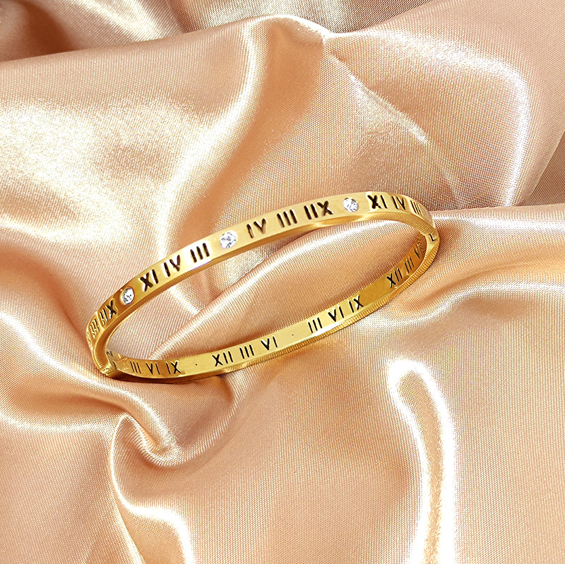 TikTok Explosive Niche Design Titanium Steel Roman Numerals Diamond Bracelet Women's Light Luxury High-end Non-fading Girlfriend Bracelet