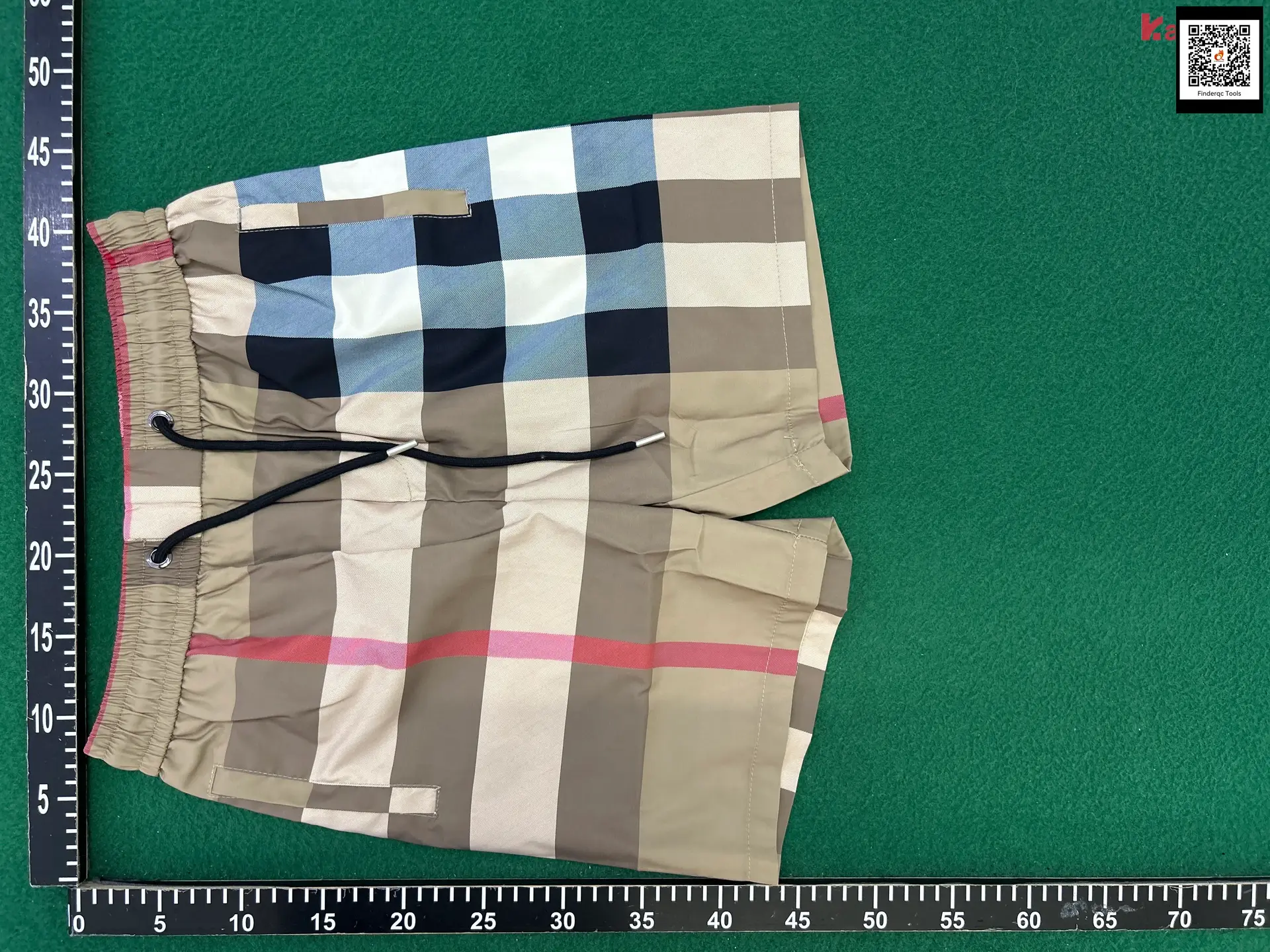 Burberry Check Shorts Beige